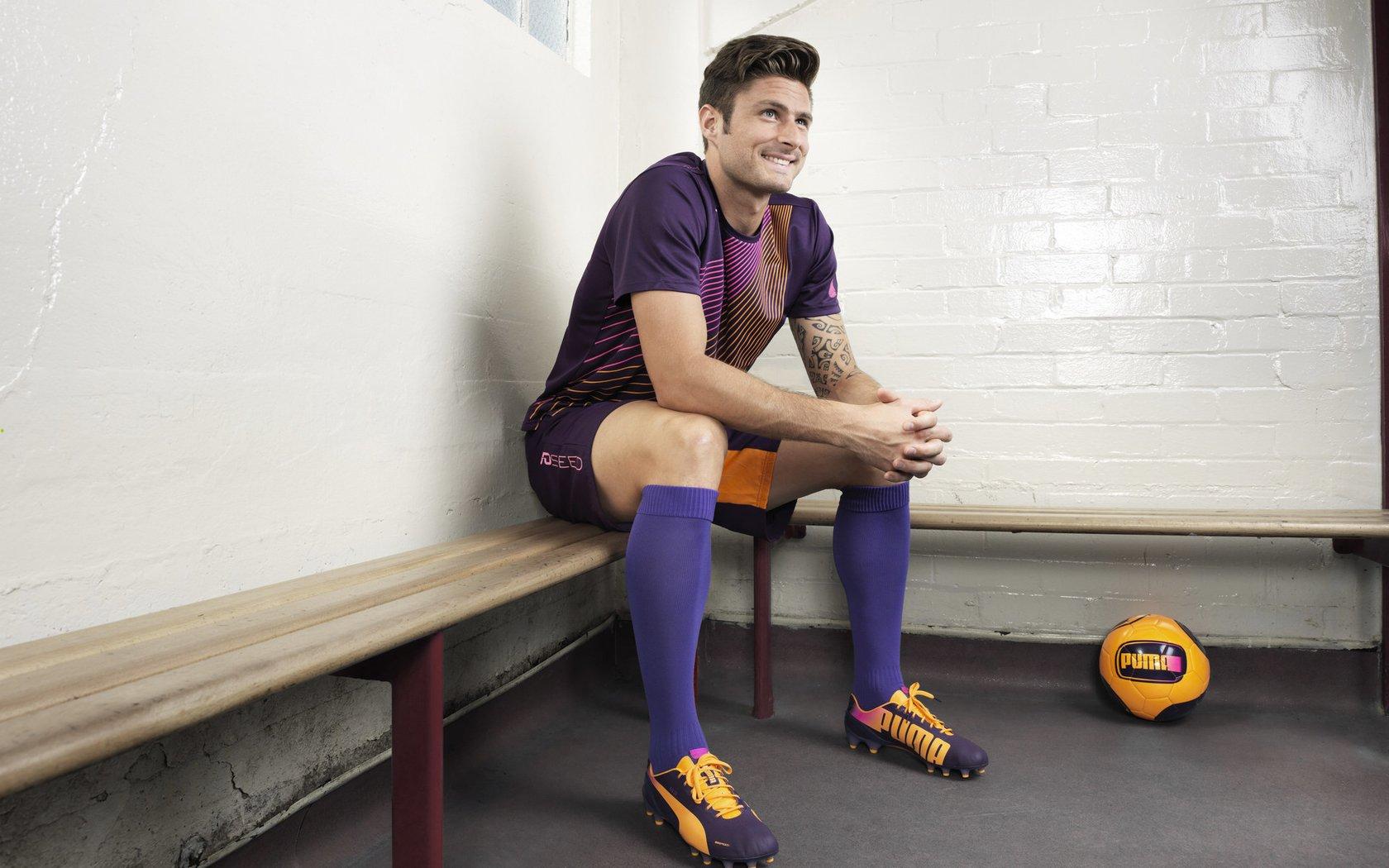 羽生结弦宣布转型职业花滑选手 未来将专注于冰上表演与创新