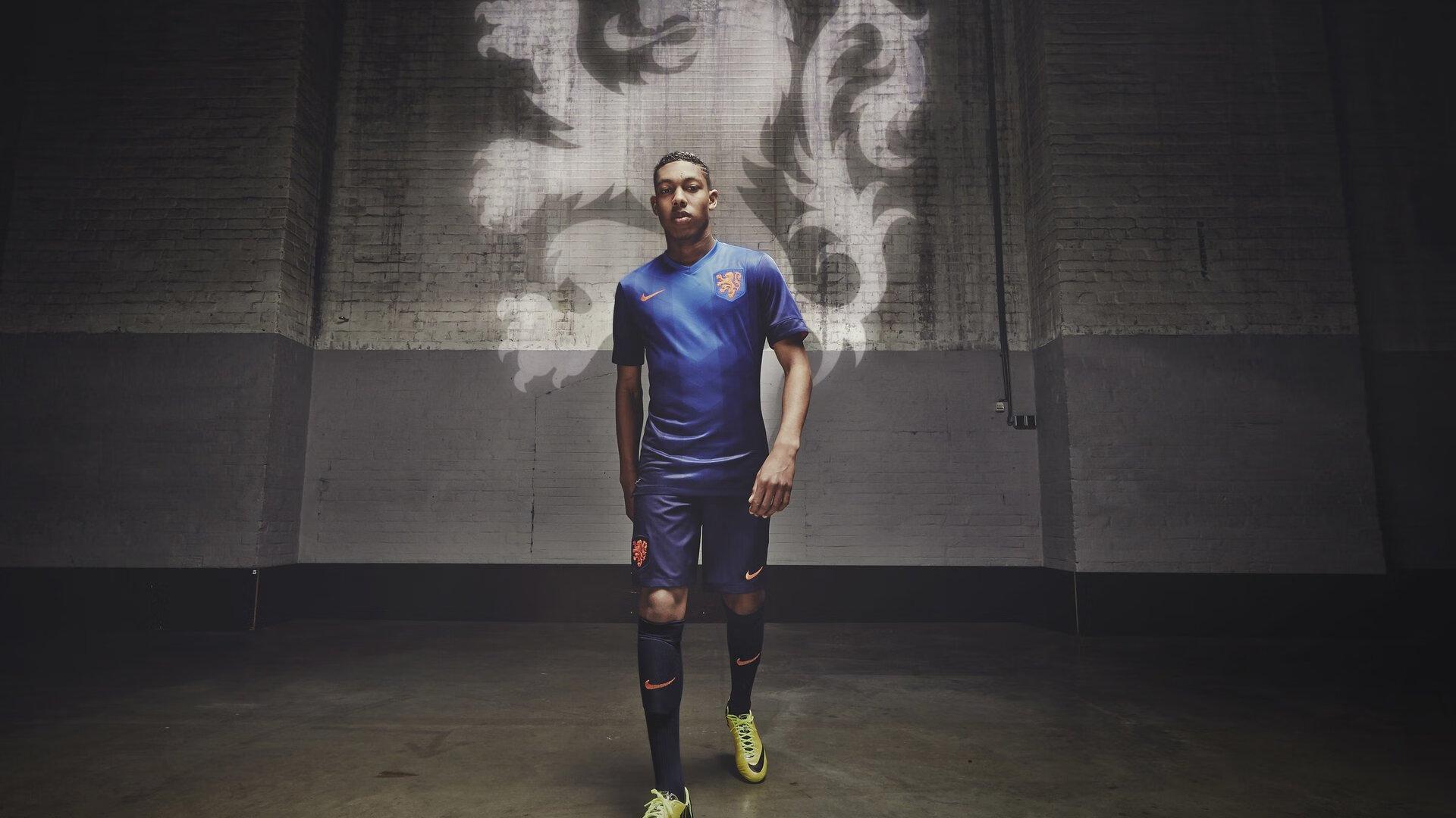 游泳名将李昊打破尘封十年世界纪录,亚洲泳坛再创辉煌